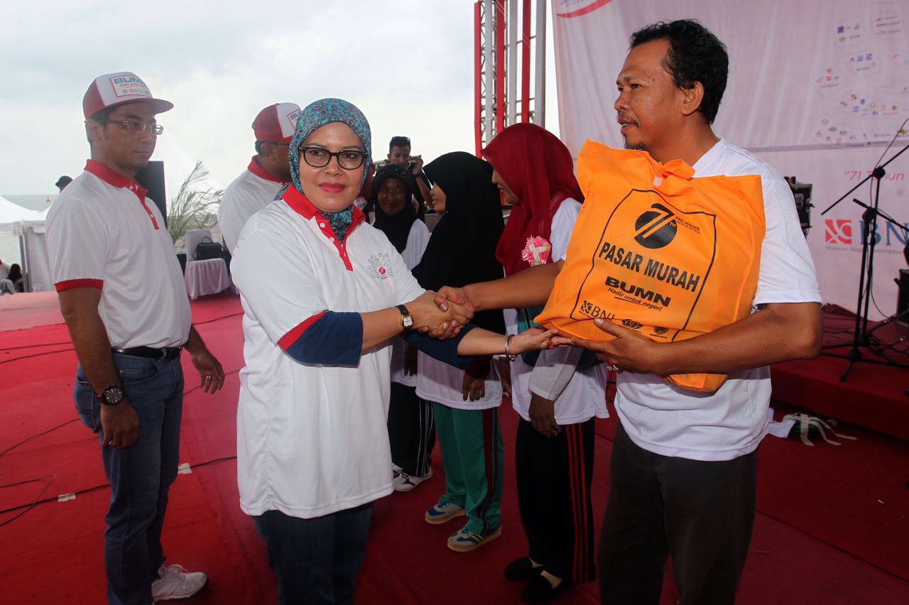  Jalan Santai HUT RI Ke-71 Oleh BUMN